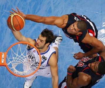 Νίκη για τους Ρόκετς μικρότερη συμμετοχή για τον Σπανούλη