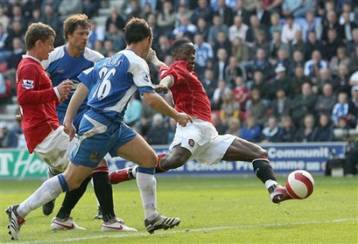 Διατηρήθηκε στην κορυφή η Μάντσεστερ, νέα «γκέλα» της Λίβερπουλ, αήττητη η Αστον Βίλα