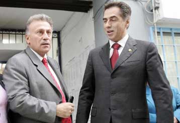 Οι προσδοκίες και η αγωνία των υποψηφίων νομαρχών και υπερνομαρχών