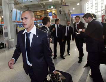 Στη Γαλλία με απουσίες και όραμα η ΑΕΚ