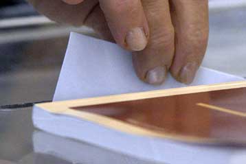 Κέρδη και απώλειες για τα κόμματα στις δημοτικές και νομαρχιακές εκλογές