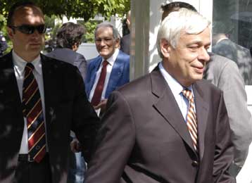 Οι αριθμοί διαψεύδουν τα περί υψηλής αποχής, διατείνεται η κυβέρνηση