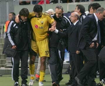 Η απώλεια του Ίβιτς και τα λάθη της ΑΕΚ έκριναν τον αγώνα σύμφωνα με Φερέρ και Πιέλ