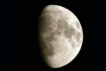 Στερεύουν οι ελπίδες για μεγάλα αποθέματα πάγου στη Σελήνη