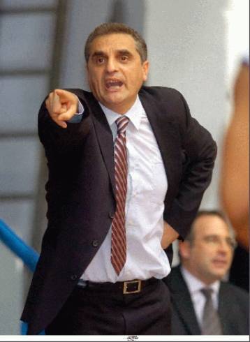 Παραιτήθηκε ο Πεδουλάκης από τον πάγκο του Πανελληνίου, εκ των υποψηφίων ο Κατσικάρης