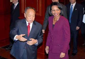 Αμερικανική πίεση στο Πεκίνο για εφαρμογή των κυρώσεων εις βάρος της Β.Κορέας