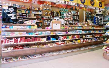 Λήστεψε ψιλικατζίδικο με… χειροβομβίδα για 150 ευρώ