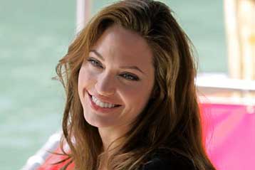 Ενσταντανέ 120 διασήμων στην Τεχνόπολη της Αθήνας