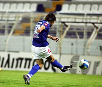 Το Αιγάλεω πήρε τη νίκη στη Νεάπολη και αναρριχήθηκε τρίτο