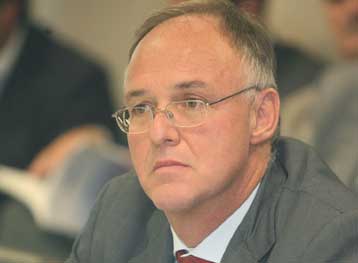 Προειδοποίηση Δούκα για τη δεινή δημοσιονομική κατάσταση και την υπερχρέωση της χώρας