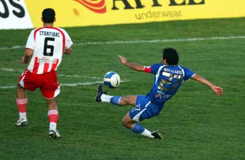 Ο Κορακάκης «έφαγε» το αήττητο του τραγικού Ολυμπιακού