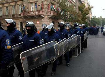 Με συγκρούσεις η 50ή επέτειος της ουγγρικής εξέγερσης κατά της σοβιετικής κυριαρχίας