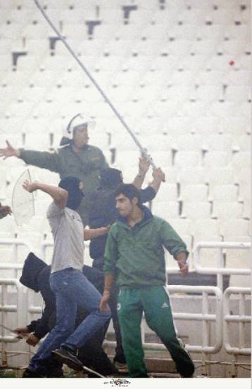 Ευθύνες στην Αστυνομία ρίχνει η Σούπερ Λίγκα για τα επεισόδια στο ντέρμπι