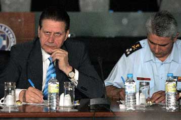 Εσωτερική έρευνα στο υπουργείο Δημόσιας Τάξης για ένα SMS