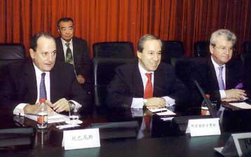 Συνάντηση Γ.Αλογοσκούφη με τον υπουργό Εμπορίου της Κίνας στο Πεκίνο