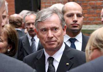 Ο Χ.Κέλερ μπλοκάρει νόμο για την ιδιωτικοποίηση της εταιρίας εναέριας κυκλοφορίας