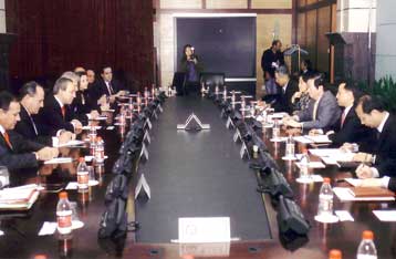 Κινεζικό ενδιαφέρον για τα λιμάνια του Πειραιά και της Θεσσαλονίκης