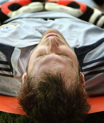 Εξιτήριο πήρε ο Τσεχ, ελπίζει ότι θα μπει σε προπονήσεις σε τρεις μήνες