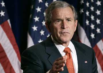 Σε κρίσιμο σταυροδρόμι οι ΗΠΑ δύο εβδομάδες πριν από τη μάχη για το Κογκρέσο