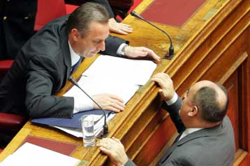 Νέοι διαξιφισμοί στη Βουλή για την αναθεώρηση του ΑΕΠ