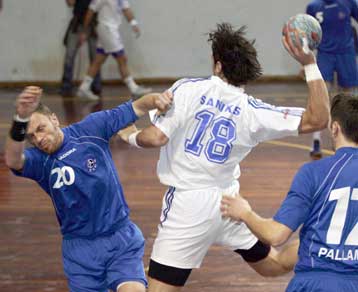 Η εθνική χάντμπολ έχασε 30-24 από τη Σουηδία στην πρεμιέρα του Παγκοσμίου Κυπέλλου