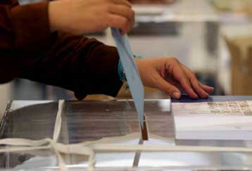 Πώς επηρέασε το αποτέλεσμα των δημοτικών-νομαρχιακών εκλογών το όριο του 42%