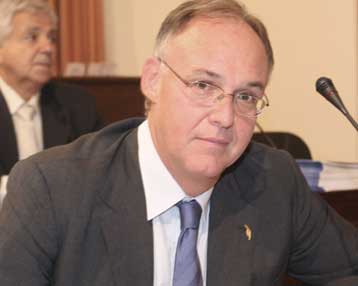 «Διαξιφισμοί» στη Βουλή στο πλαίσιο της συζήτησης του προσχεδίου του προϋπολογισμού