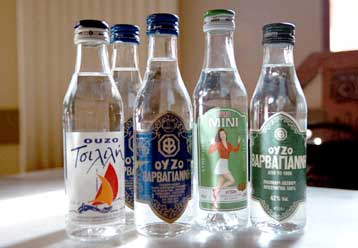 «Προστατευόμενα» τα παραδοσιακά ελληνικά ποτά ούζο, τσίπουρο και τσικουδιά