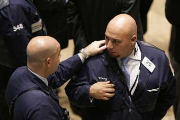 Nέο ρεκόρ για τον Dow Jones την Τετάρτη μετά την απόφαση της Fed
