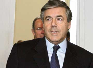 Στο εδώλιο οδηγείται και πάλι ο πρόεδρος της Deutsche Bank Γιόζεφ Ακερμαν