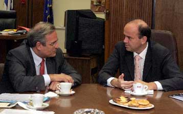 «Πάρτι» υπερτιμολογήσεων του εξοπλισμού στους κλάδους υγείας των ασφαλιστικών ταμείων