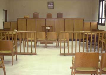 Κλιμάκωση της έντασης μεταξύ δικηγόρων και δικαστών για την επιθεώρηση των δικαστηρίων