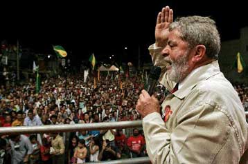 Σταθερά μεγάλο προβάδισμα για τον Λούλα λίγο πριν από την ώρα της κάλπης