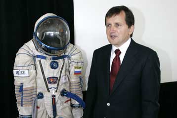 Πρώην στέλεχος της Microsoft θα γίνει ο πέμπτος τουρίστας στο Διάστημα