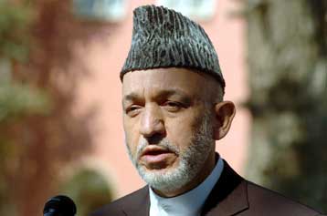 «Ναι» σε διάλογο, «όχι» σε αμνηστία το μήνυμα του Χ.Καρζάι στον ηγέτη των Ταλιμπάν