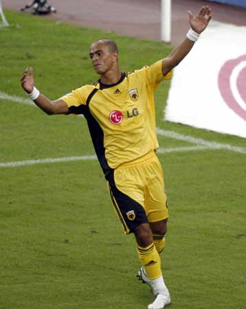 «Καμπανάκι» του Φερέρ για το β μέρος, συμφιλίωση του Ζούλιο Σέζαρ με την εξέδρα