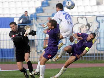 Ακάθεκτος συνεχίζει ο Λεβαδειακός, σκόραραν Ζιοβάνι, Τσιάρτας