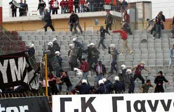 «Η αστυνομία δεν είναι θηριοδαμαστής» λέει για τα επεισόδια στη Λάρισα ο Β.Πολύδωρας