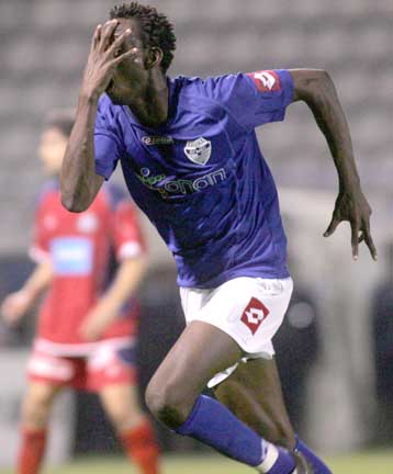 Κοιτάει ψηλά το Αιγάλεω που νίκησε την Ξάνθη και διατήρησε το αήττητό του