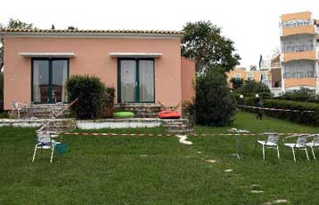 Νόμιμες κατά τον ΕΟΤ-παράνομες για το ΥΠΕΧΩΔΕ, χιλιάδες ξενοδοχειακές μονάδες