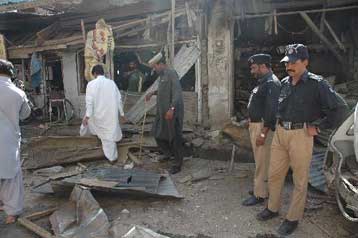 Αεροπορική επίθεση του πακιστανικού στρατού σε θρησκευτικό σχολείο με 80 νεκρούς