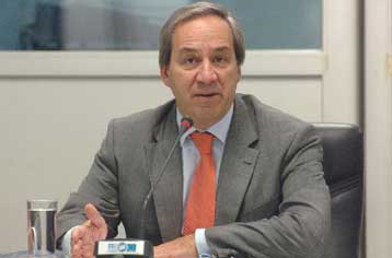 Διακόσιες πενήντα προσλήψεις εκτός ΑΣΕΠ προωθεί το υπουργείο Οικονομίας