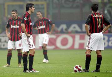 H AEK στο… πλευρό της Μίλαν για το ματς με την Αντερλεχτ