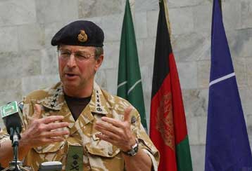 Ανεπαρκείς οι ΝΑΤΟϊκές δυνάμεις στο Αφγανιστάν, ομολογεί ο Βρετανός διοικητής τους