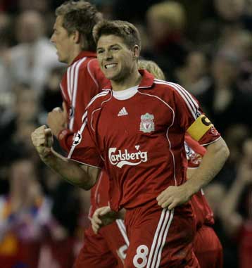 Αιώνια πίστη στη Λίβερπουλ ορκίζεται ο Στίβεν Τζέραρντ