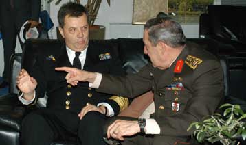 Στην Αθήνα ο αρχηγός των τουρκικών Ένοπλων Δυνάμεων