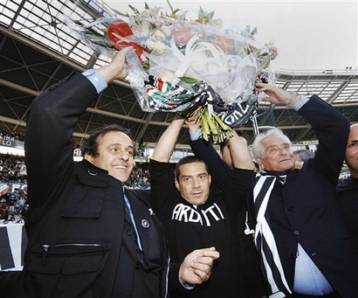 Νικώντας την Μπρέσια παρουσία παλαιμάχων της, η Γιουβέντους γιόρτασε τα γενέθλιά της