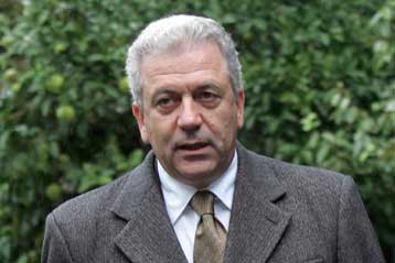 Συναίνεση για «ριζική αναδιοργάνωση» του ΕΣΥ ζητά ο Δ.Αβραμόπουλος