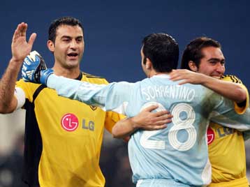 Πρωταρχικός στόχος το UEFA για τον Δέλλα που σκέφτεται «δειλά» και το Champions League