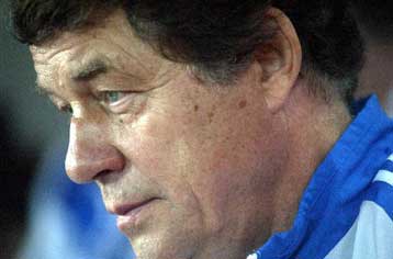 Δυο… άσους κρύβει στο μανίκι του ο Ότο Ρεχάγκελ